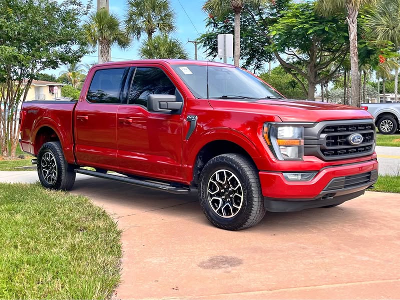 2022 Ford F150 SuperCrew Cab - XLT Pickup 4D 5 1\/2 ft