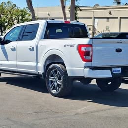 2023 Ford F-150 Lariat 4WD 4 Door Crew Cab Truck