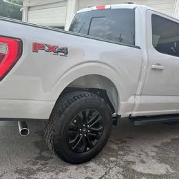 2023 Ford F150 SuperCrew Cab - Lariat Pickup 4D 5 1\/2 ft