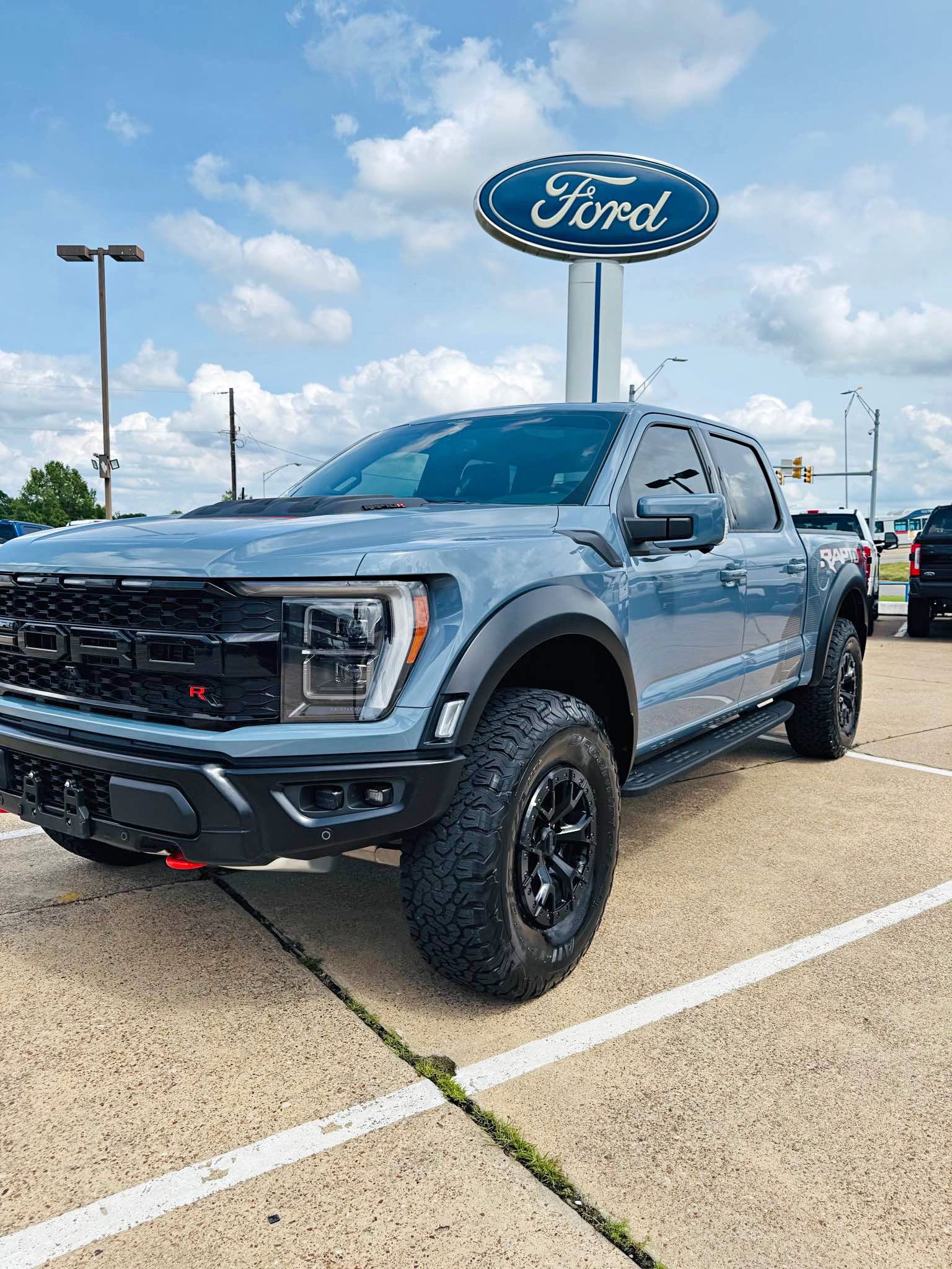 2023 Ford F150 SuperCrew Cab - Raptor R Pickup 4D 5 1\/2 ft
