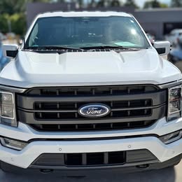2022 Ford F-150 LARIAT 4WD SuperCrew 5.5' Box