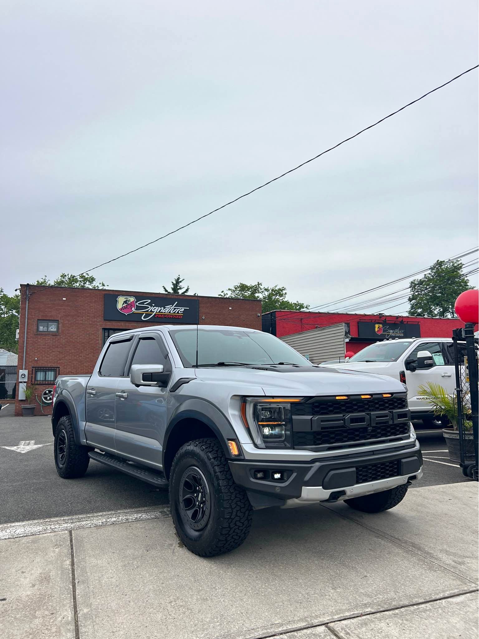 2023 Ford F150 SuperCrew Cab - Raptor Pickup 4D 5 1\/2 ft