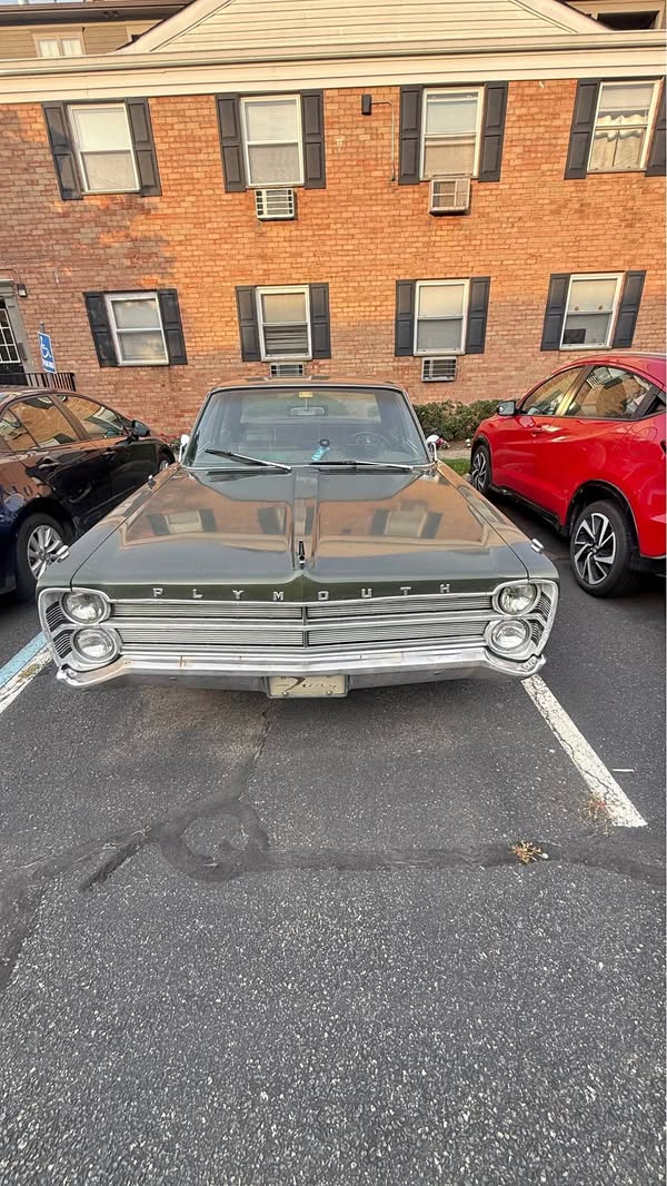1967 Plymouth Fury III - 4 Dr Green