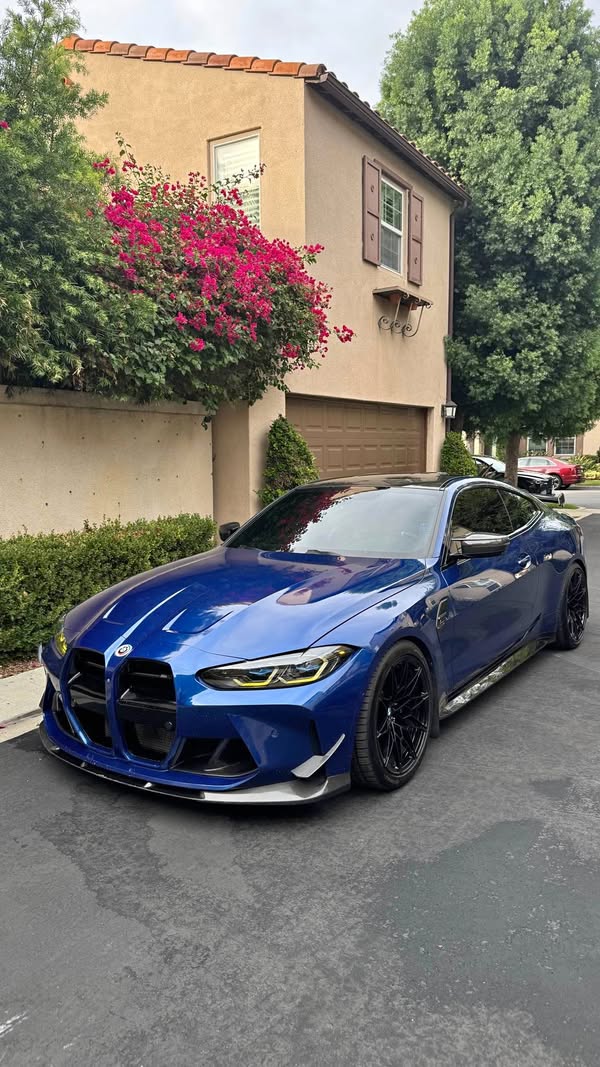 2022 BMW M4 - Competition xDrive Coupe 2D