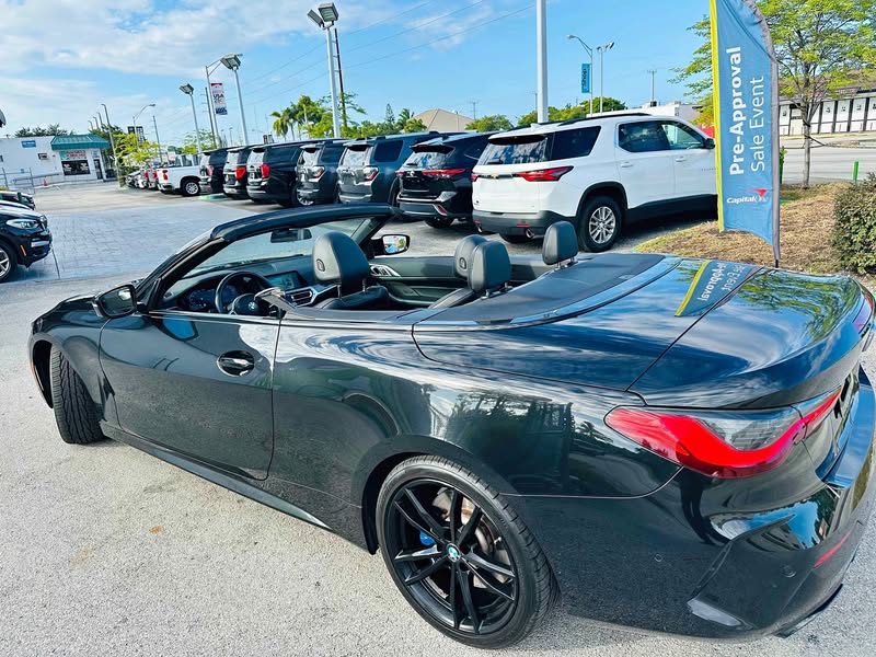 2022 BMW M4 - Competition xDrive Convertible 2D