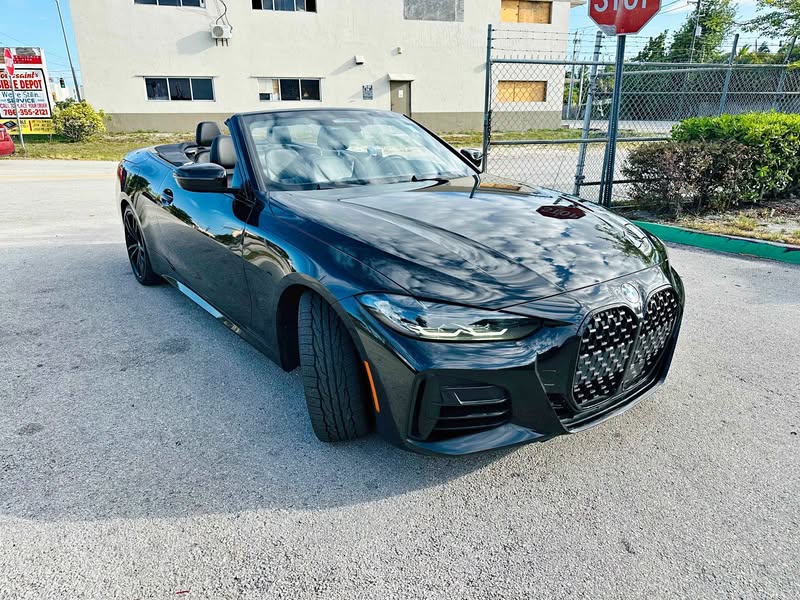 2022 BMW M4 - Competition xDrive Convertible 2D