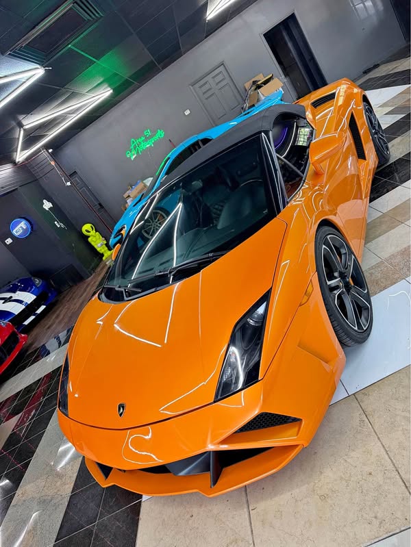 2013 Lamborghini Gallardo - LP 560-4 Spyder Convertible 2D