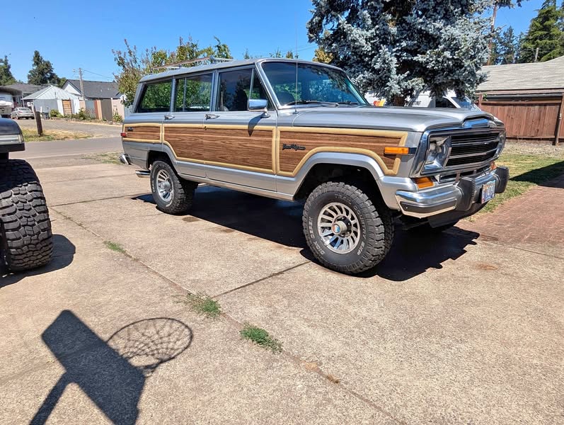 1991 Jeep Grand Wagoneer