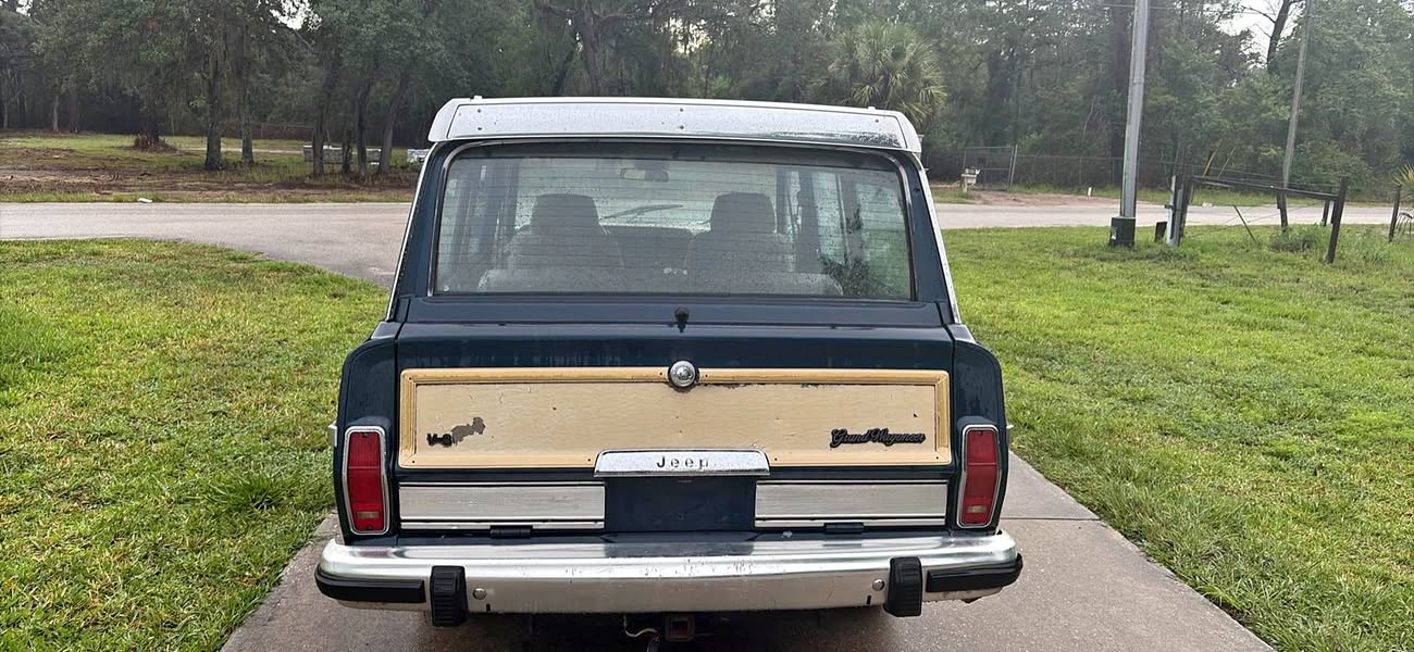 1989 Jeep Grand Wagoneer - Sport Utility 4D