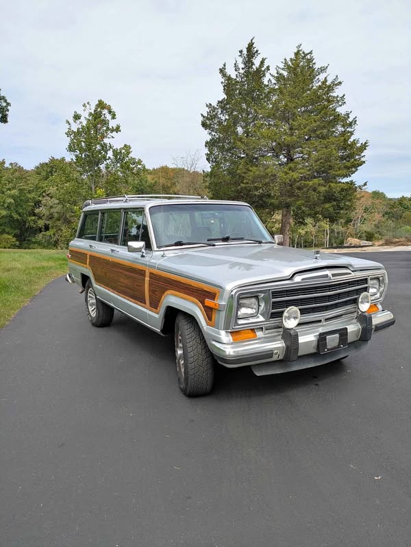 1988 Jeep Grand Wagoneer