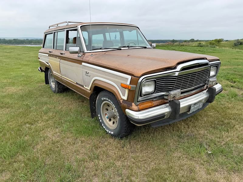 1985 Jeep Grand Wagoneer
