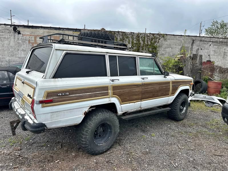 1991 Jeep Grand Wagoneer - Series I Sport Utility 4D