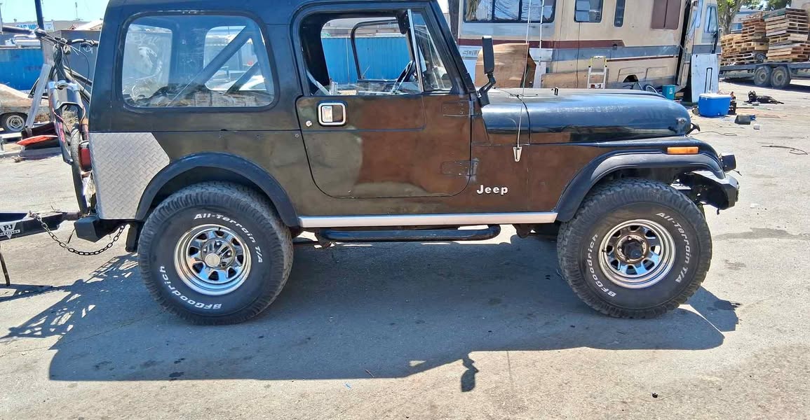 1985 Jeep Wagoneer - Sport Utility 4D