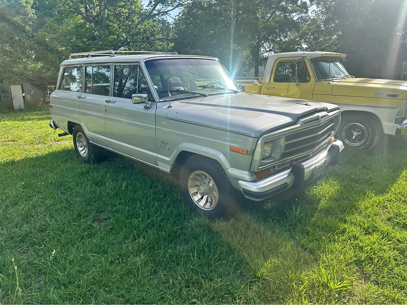 1986 Jeep Grand Wagoneer