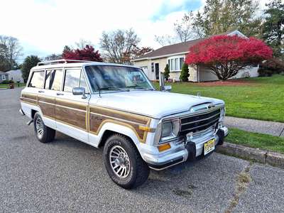 1989 Vintage Collectable Jeep Grand Wagoneer.