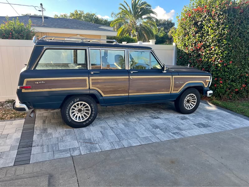 1989 Jeep Grand Wagoneer - Sport Utility 4D