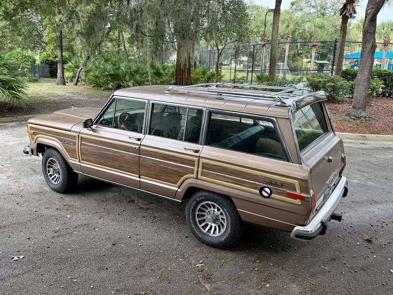 1988 Jeep Grand Wagoneer - FSJ