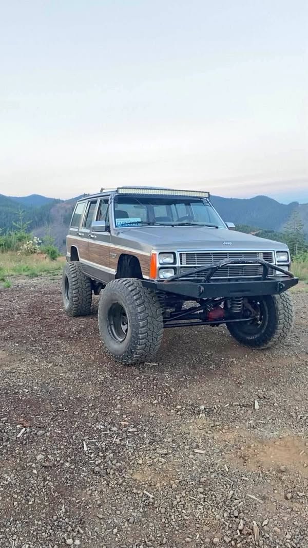 1987 Jeep Wagoneer L - Sport Utility 4D