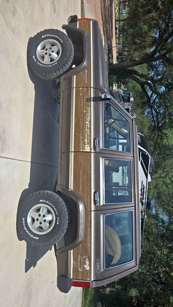 1987 Jeep Wagoneer - Limited