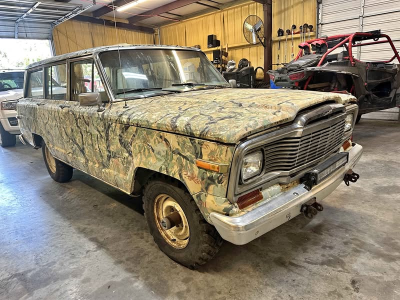 1984 Jeep Grand Wagoneer