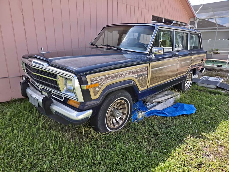 1987 Jeep Grand Wagoneer