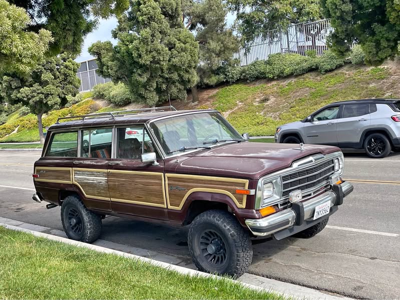 1987 Jeep Grand Wagoneer