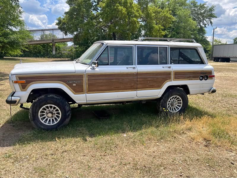 1991 Jeep Grand Wagoneer - Sport Utility 4D