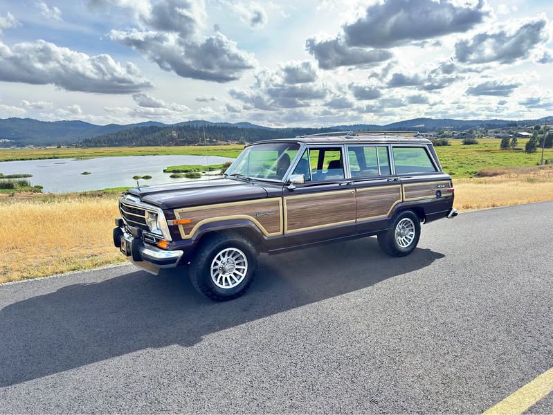 1990 Jeep Grand Wagoneer - Sport Utility 4D