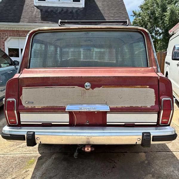 1984 Jeep Grand Wagoneer
