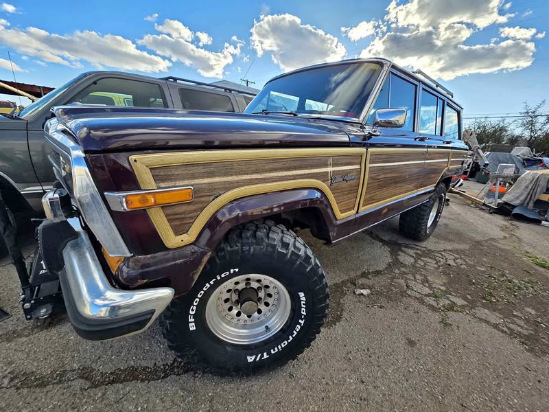 1989 Jeep Grand Wagoneer