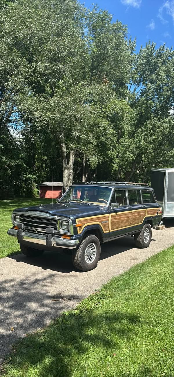 1988 Jeep Grand Wagoneer