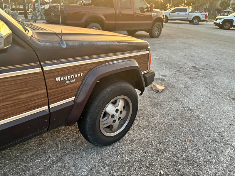 1989 Jeep WAgoneer Limited Edition Woody