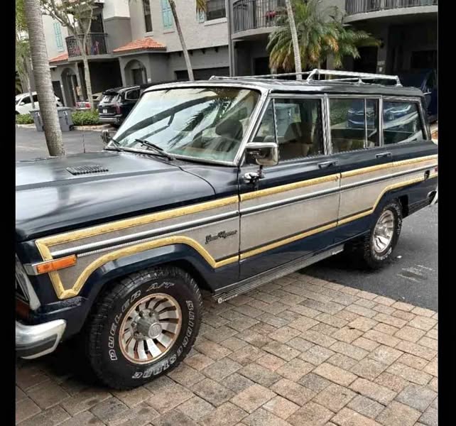 1985 Jeep Grand Wagoneer
