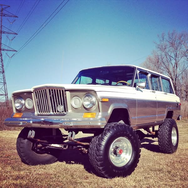 1985 Jeep Grand Wagoneer