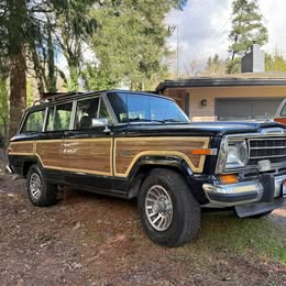 1990 Jeep Grand Wagoneer - Survivor