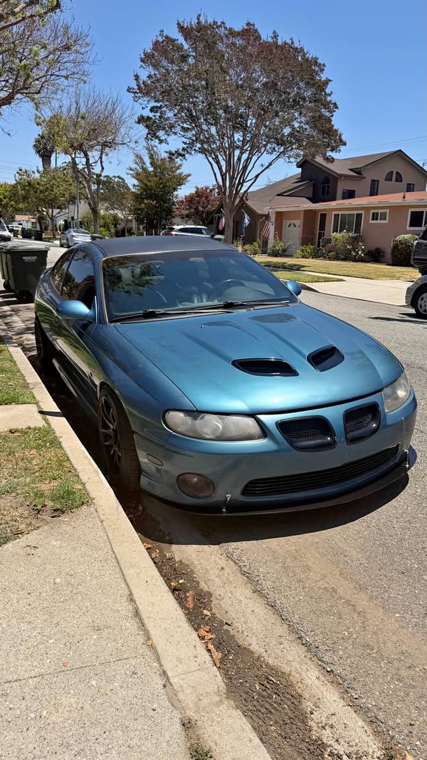 2004 Pontiac GTO - Coupe 2D