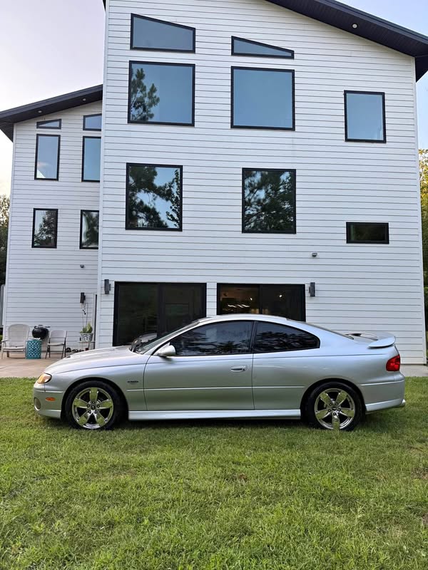 2005 Pontiac GTO - Coupe 2D