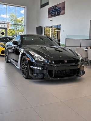 2024 Nissan GT-R - Premium