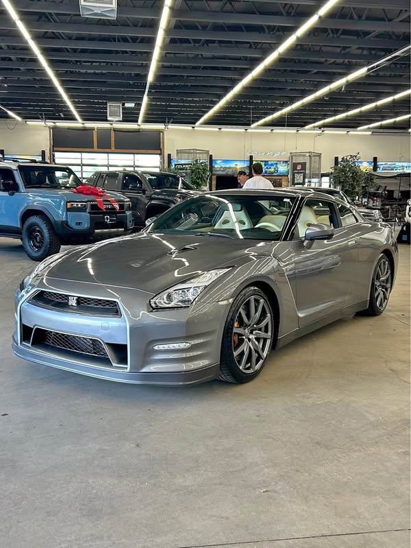 2015 Nissan GT-R - Premium Coupe 2D