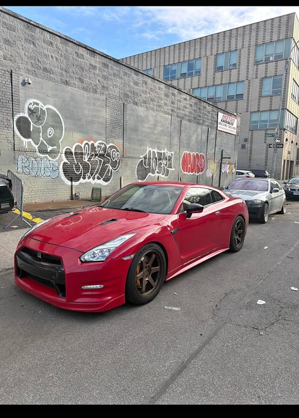 2009 Nissan GT-R - Premium Coupe 2D