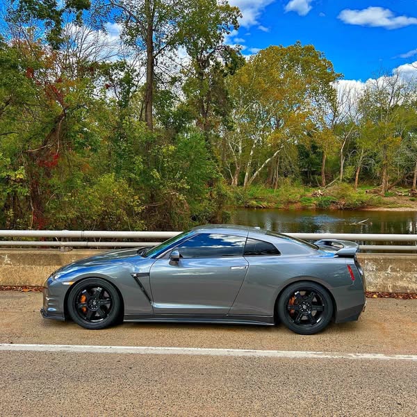 2010 Nissan GT-R - Premium Coupe 2D
