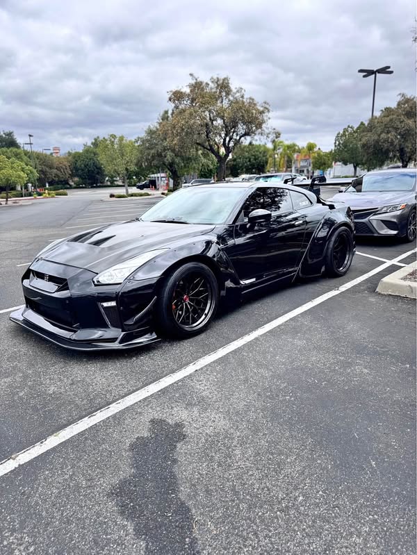 2017 Nissan GT-R - Premium Coupe 2D