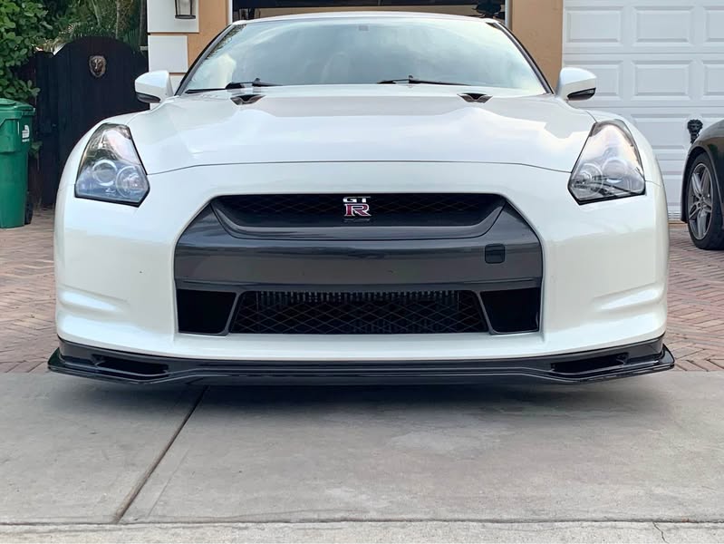 2010 Nissan GT-R - Premium Coupe 2D