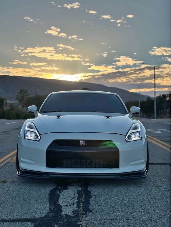 2009 Nissan GT-R - Premium Coupe 2D