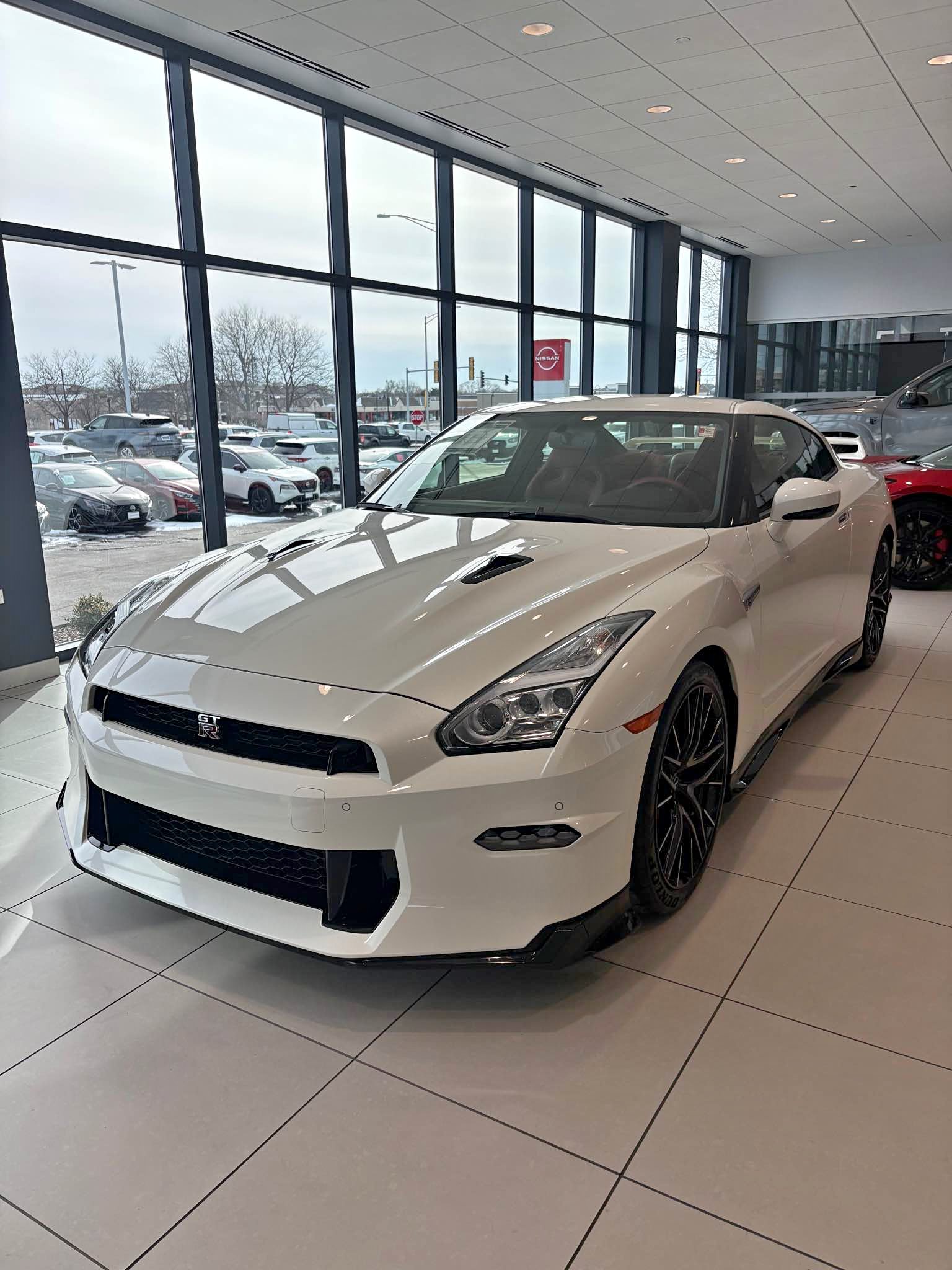 2024 Nissan GT-R - Premium