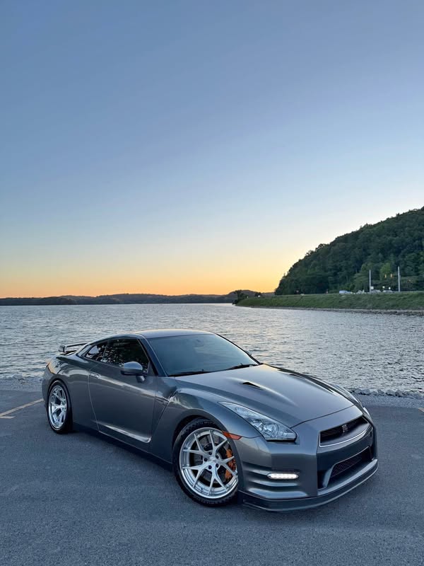 2014 Nissan GT-R - Black Edition