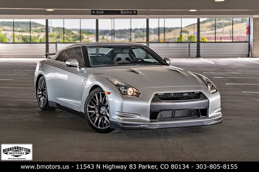 2009 Nissan GT-R Premium 7K miles!