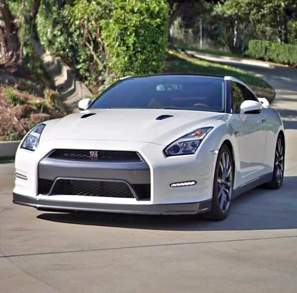 2015 Nissan GT-R - Premium Coupe 2D