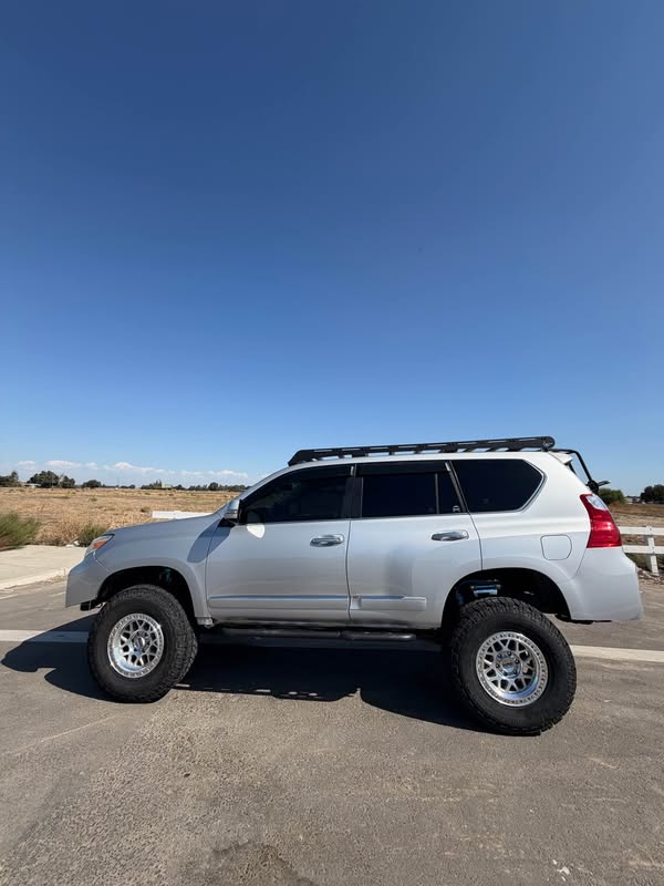 2010 Lexus GX - GX 460 Premium Sport Utility 4D