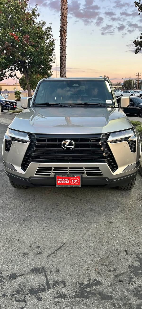 2025 Lexus GX - Premium